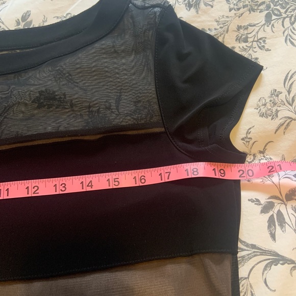 Chic and sophisticated Joseph ribkoff dress - Picture 2 of 6